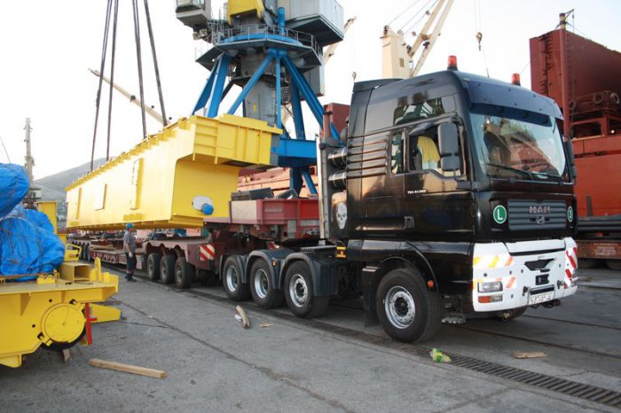 JSC «Tatstal» transportation of crane parts for the construction of the plant